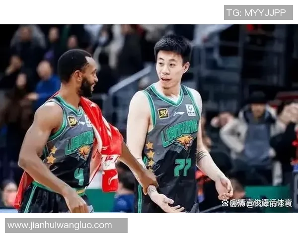 弗格抵达上海称等待和洽兄弟张镇麟碰头 要给上海男篮带来成功